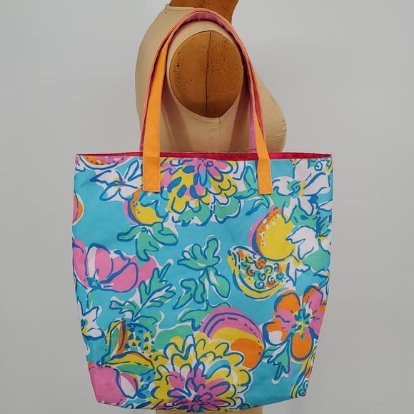 Lilly Pulitzer for Estee Lauder Tote - Picture 3 of 12